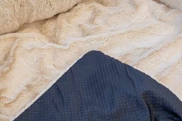 Brekz Berlin fleece bankkussen voor de hond beige